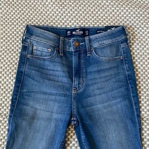 HOLLISTER HighRise Jeans